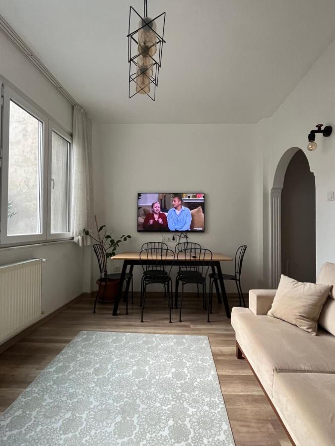 Centrally Located, 2+1 House In Taksim, Cihangir Leilighet Istanbul Eksteriør bilde