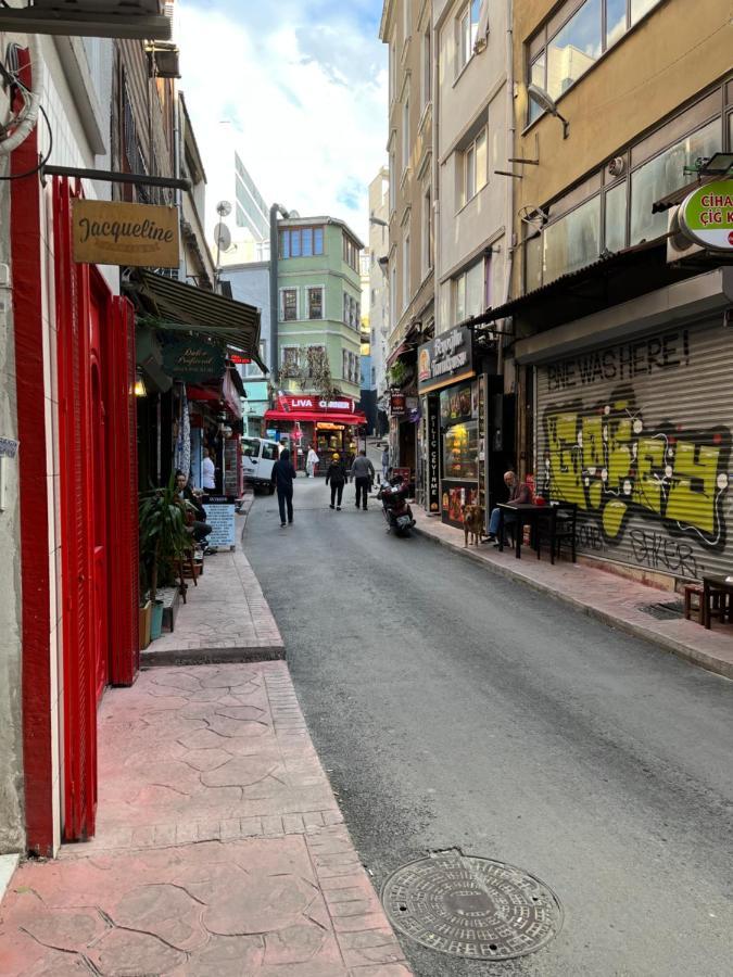 Centrally Located, 2+1 House In Taksim, Cihangir Leilighet Istanbul Eksteriør bilde