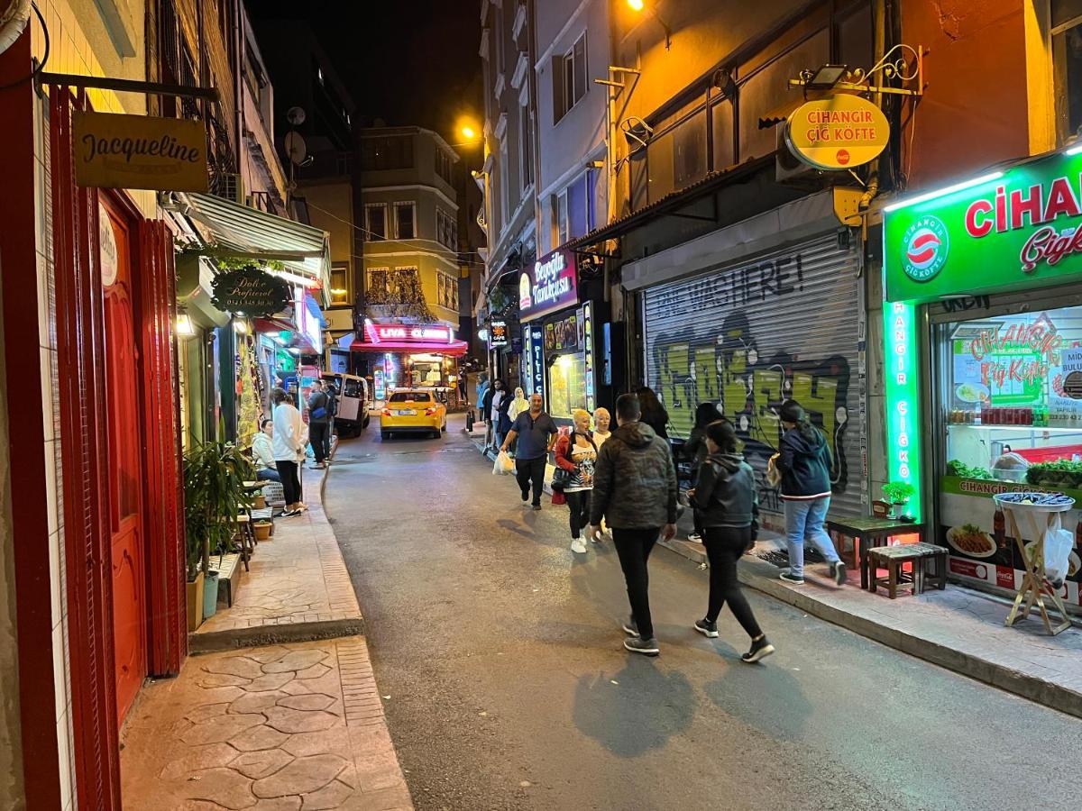 Centrally Located, 2+1 House In Taksim, Cihangir Leilighet Istanbul Eksteriør bilde